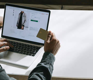 Sii prudente con le informazioni personali che condividi in rete Sii prudente con le informazioni personali che condividi in rete